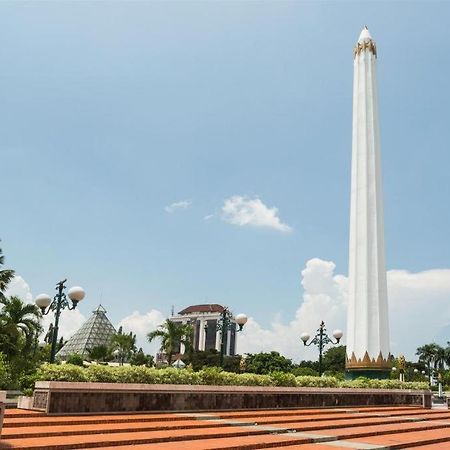 Hotel Sulawesi Gorontalo Сурабая Екстериор снимка