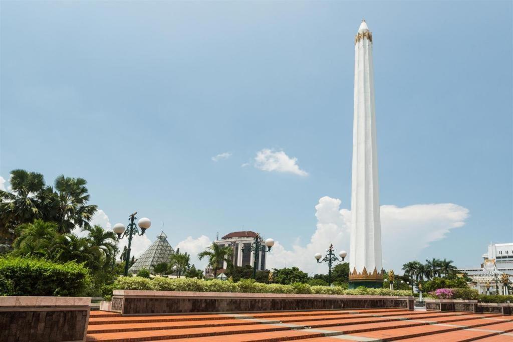 Hotel Sulawesi Gorontalo Сурабая Екстериор снимка