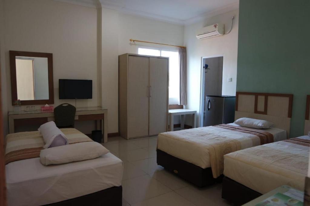 Hotel Sulawesi Gorontalo Сурабая Екстериор снимка