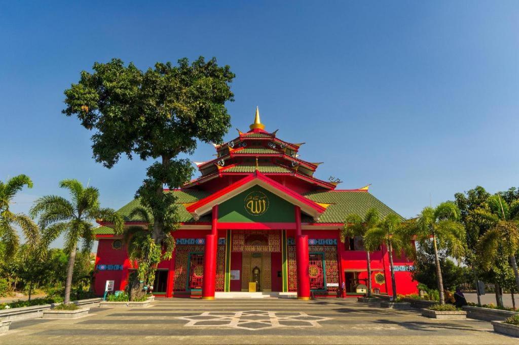 Hotel Sulawesi Gorontalo Сурабая Екстериор снимка