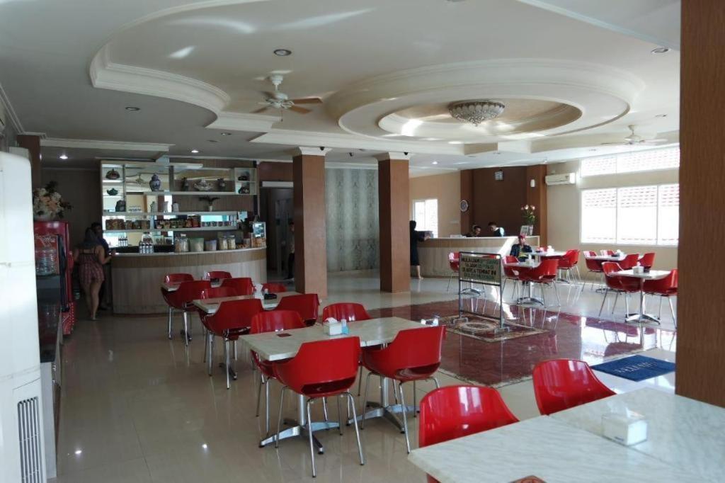 Hotel Sulawesi Gorontalo Сурабая Екстериор снимка