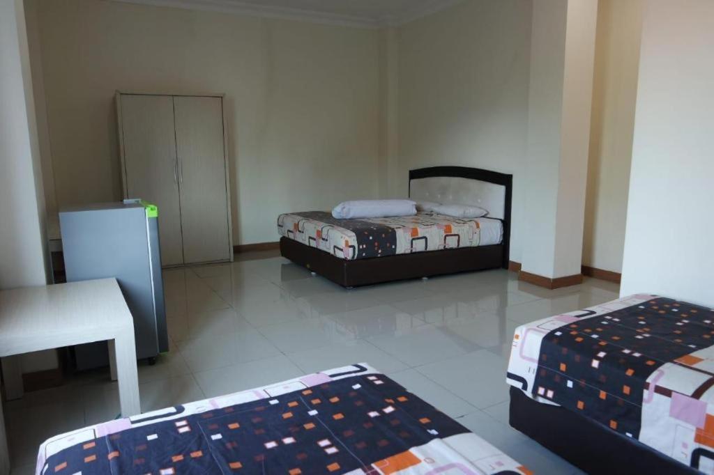 Hotel Sulawesi Gorontalo Сурабая Екстериор снимка