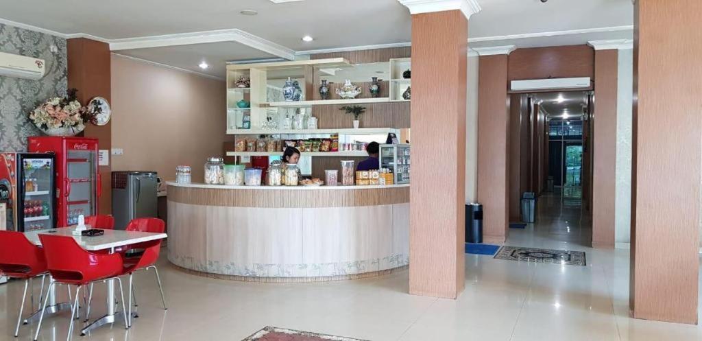 Hotel Sulawesi Gorontalo Сурабая Екстериор снимка